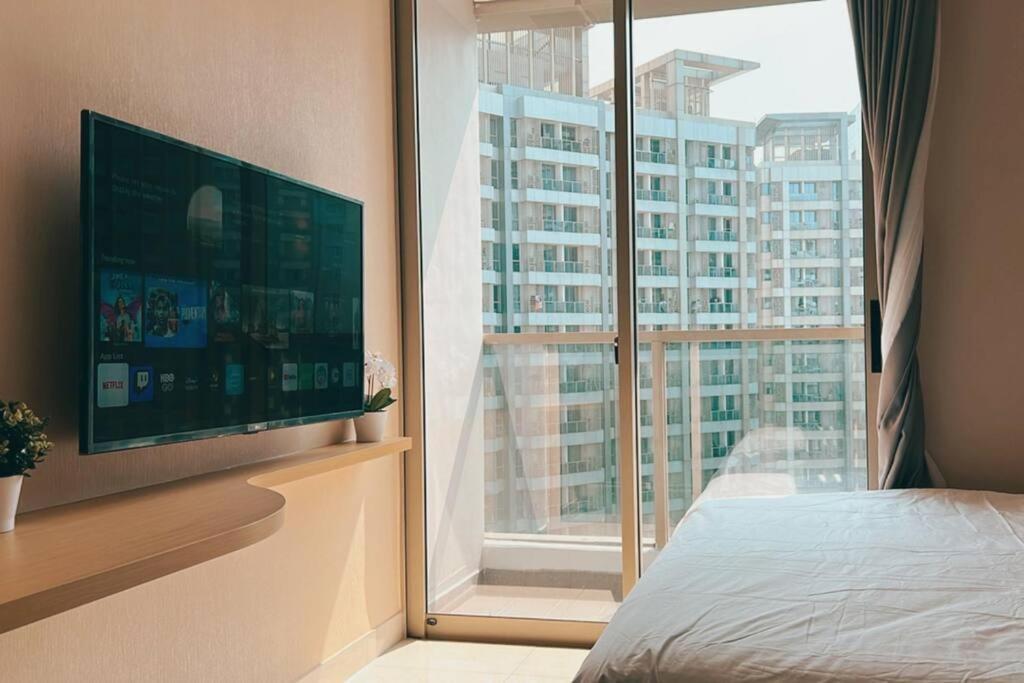 Cozy Studio Suite In Taman Anggrek Residences جاكرتا المظهر الخارجي الصورة